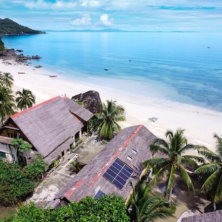 Shambala Madagascar: Beachfront Lodge And Adventures Ambolobozo Екстериор снимка