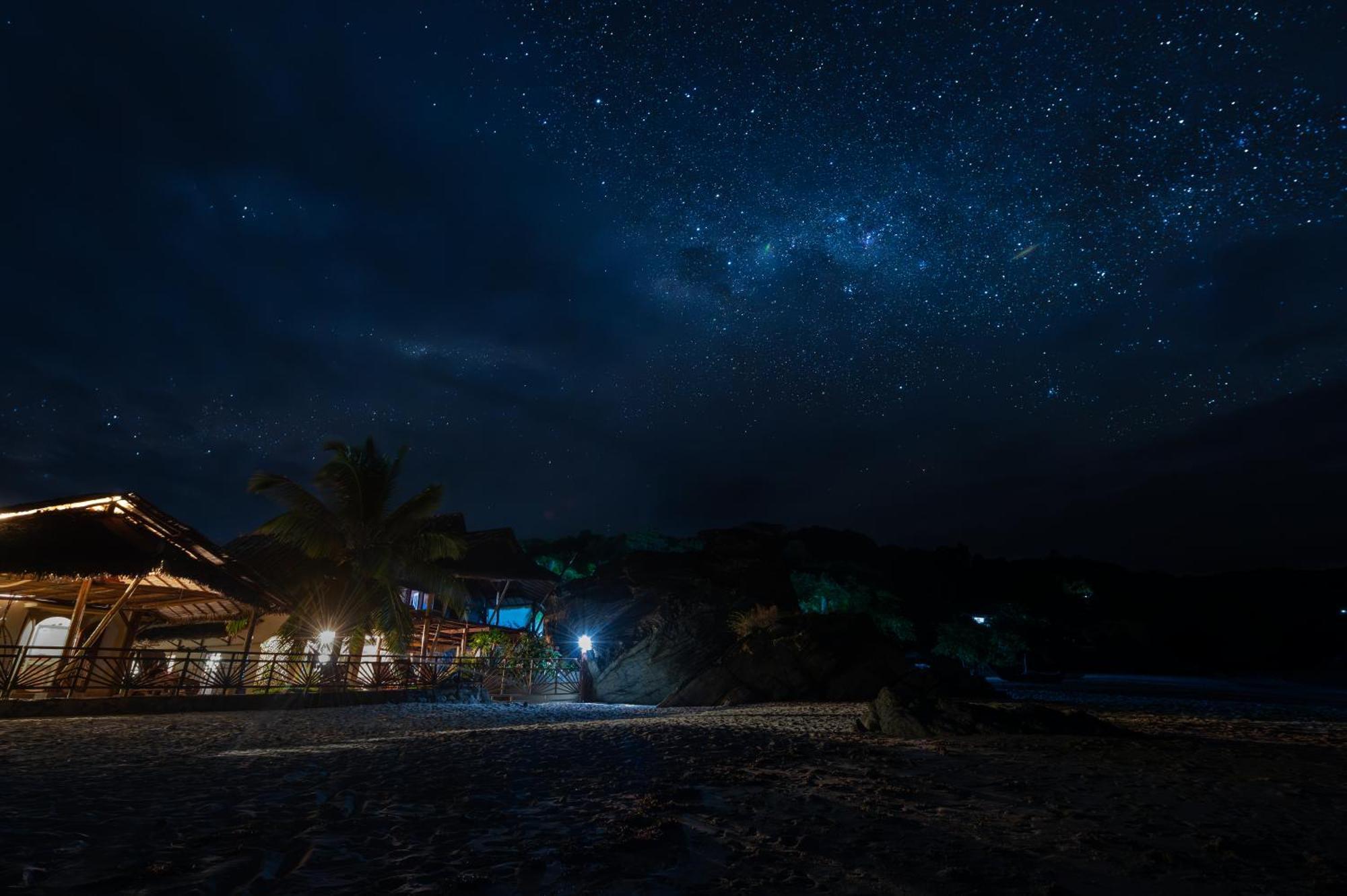 Shambala Madagascar: Beachfront Lodge And Adventures Ambolobozo Екстериор снимка