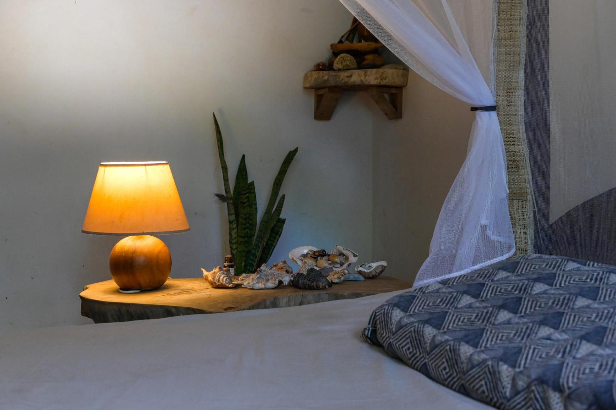 Shambala Madagascar: Beachfront Lodge And Adventures Ambolobozo Екстериор снимка