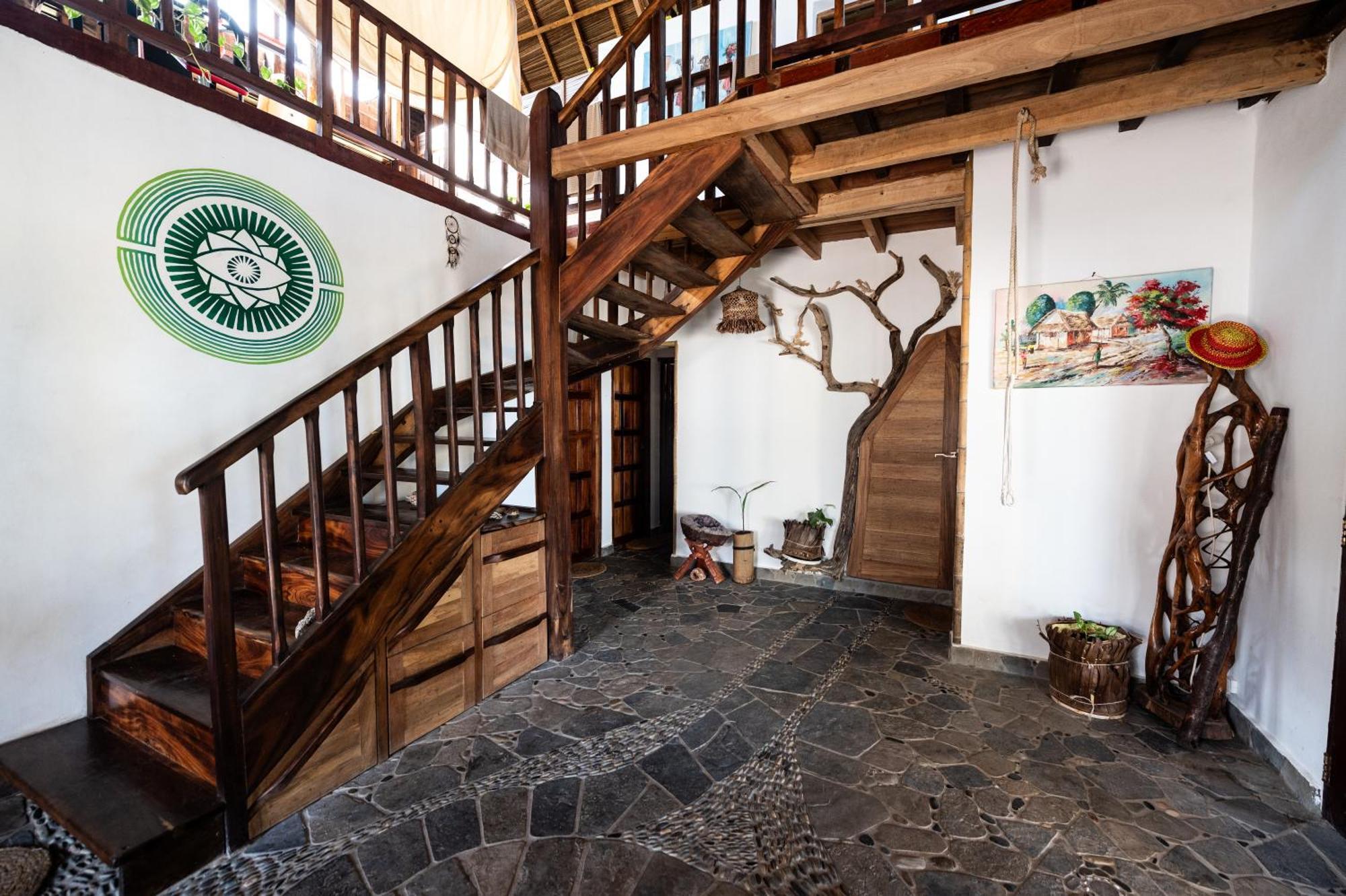 Shambala Madagascar: Beachfront Lodge And Adventures Ambolobozo Екстериор снимка