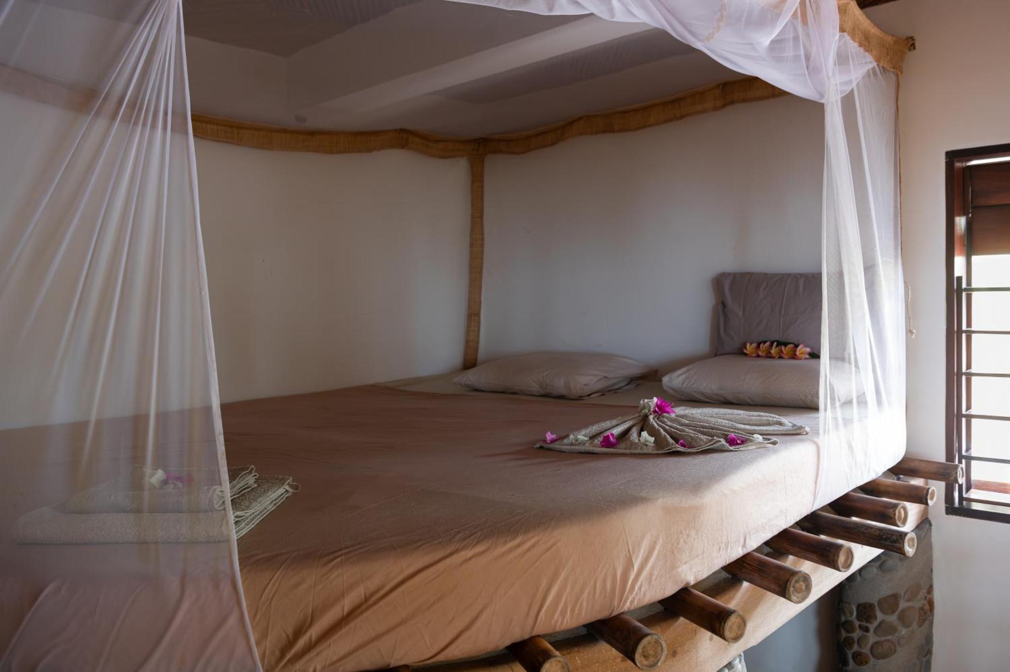 Shambala Madagascar: Beachfront Lodge And Adventures Ambolobozo Екстериор снимка