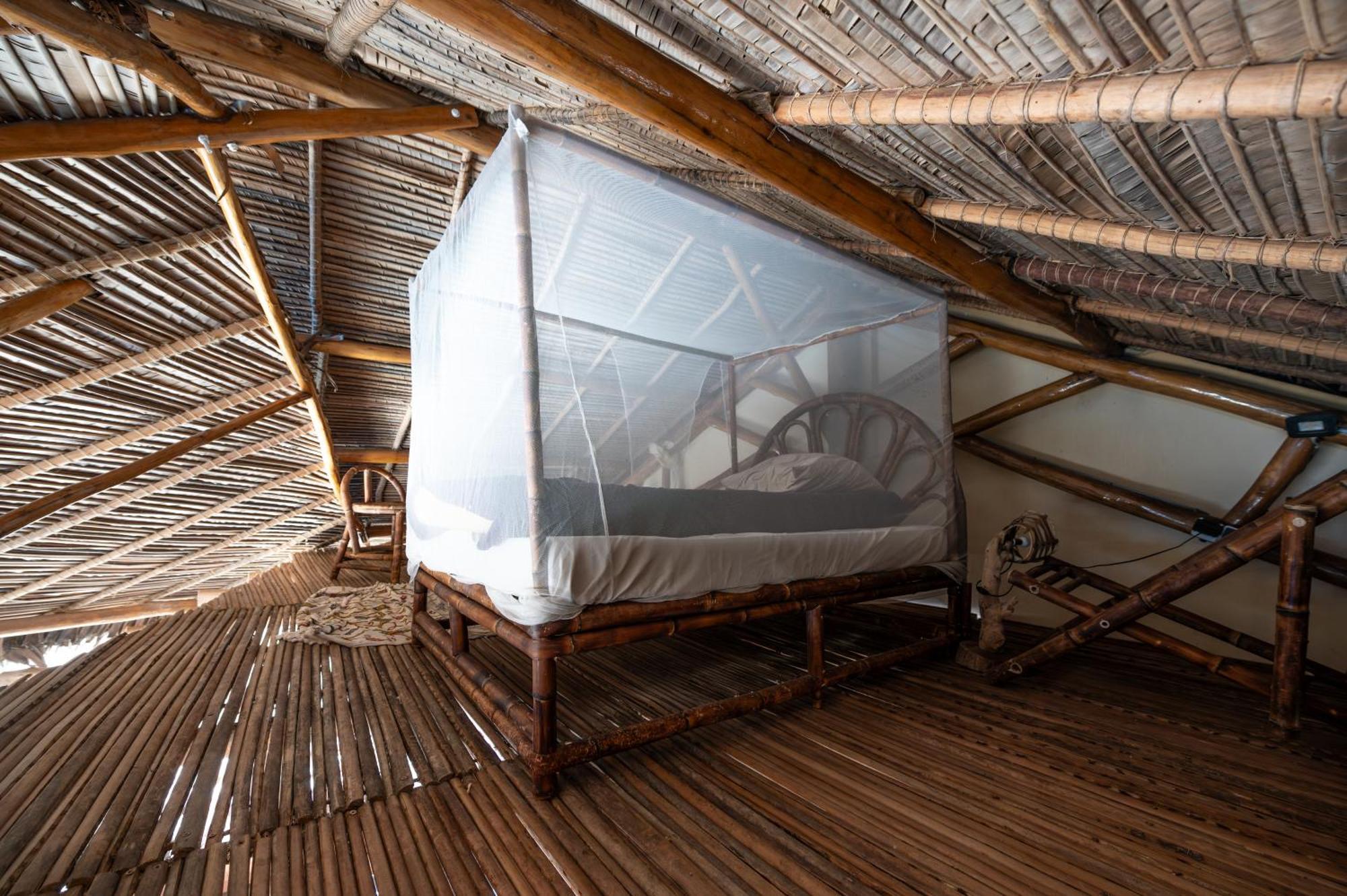 Shambala Madagascar: Beachfront Lodge And Adventures Ambolobozo Екстериор снимка
