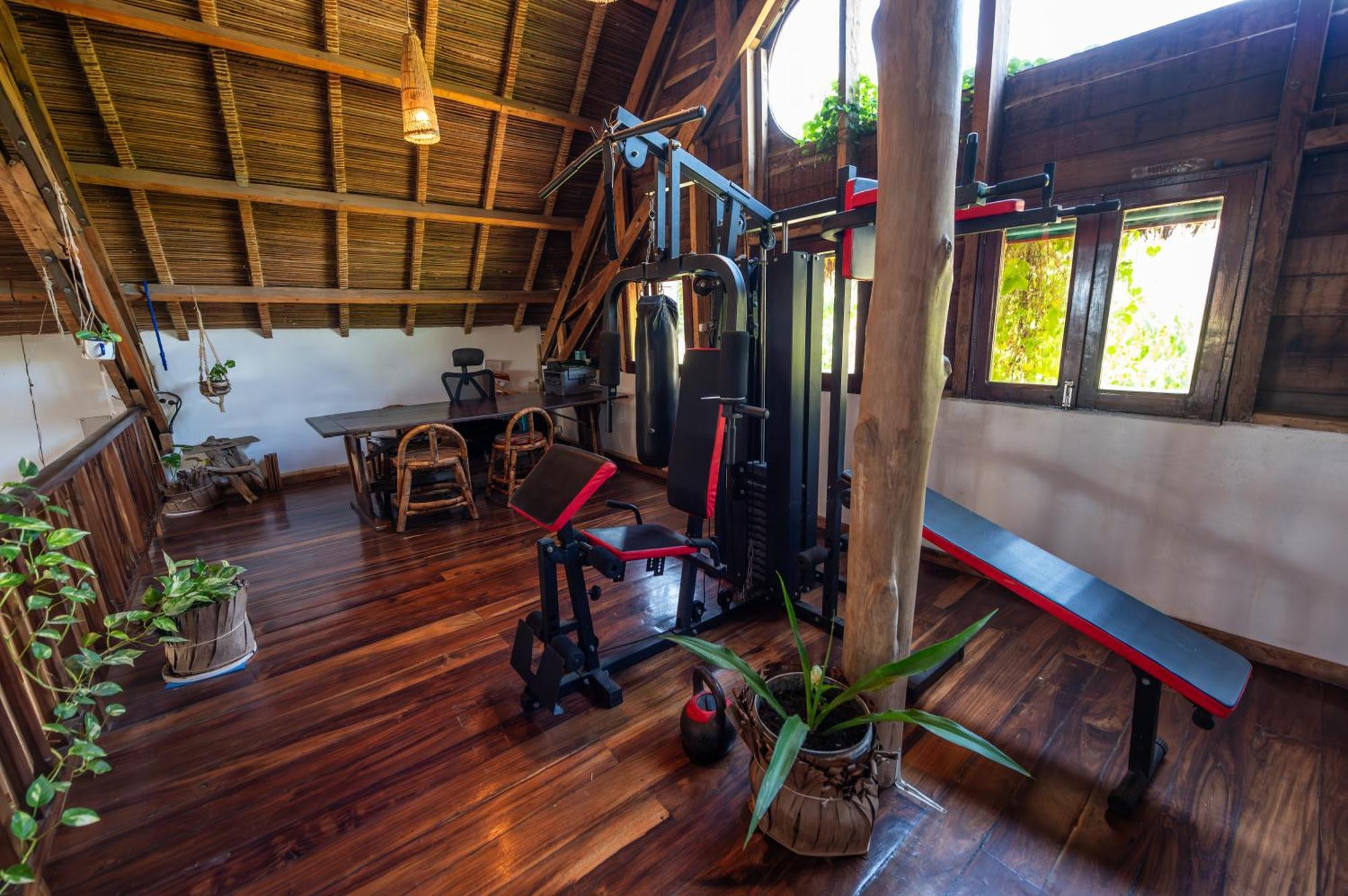 Shambala Madagascar: Beachfront Lodge And Adventures Ambolobozo Екстериор снимка