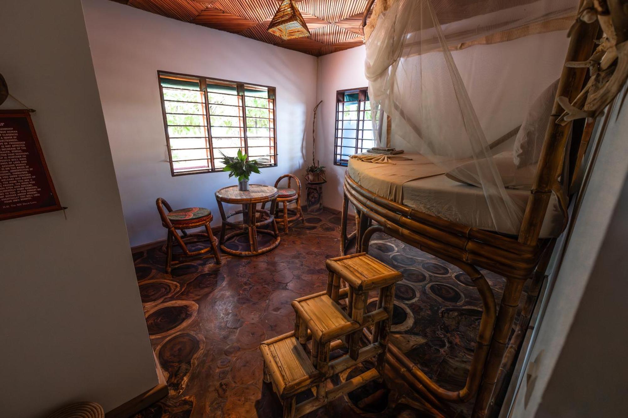 Shambala Madagascar: Beachfront Lodge And Adventures Ambolobozo Екстериор снимка